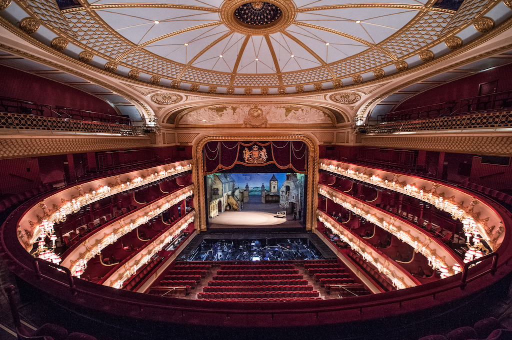 Η Βασιλική Όπερα του Λονδίνου προσφέρει 4 δωρεάν διαδικτυακές