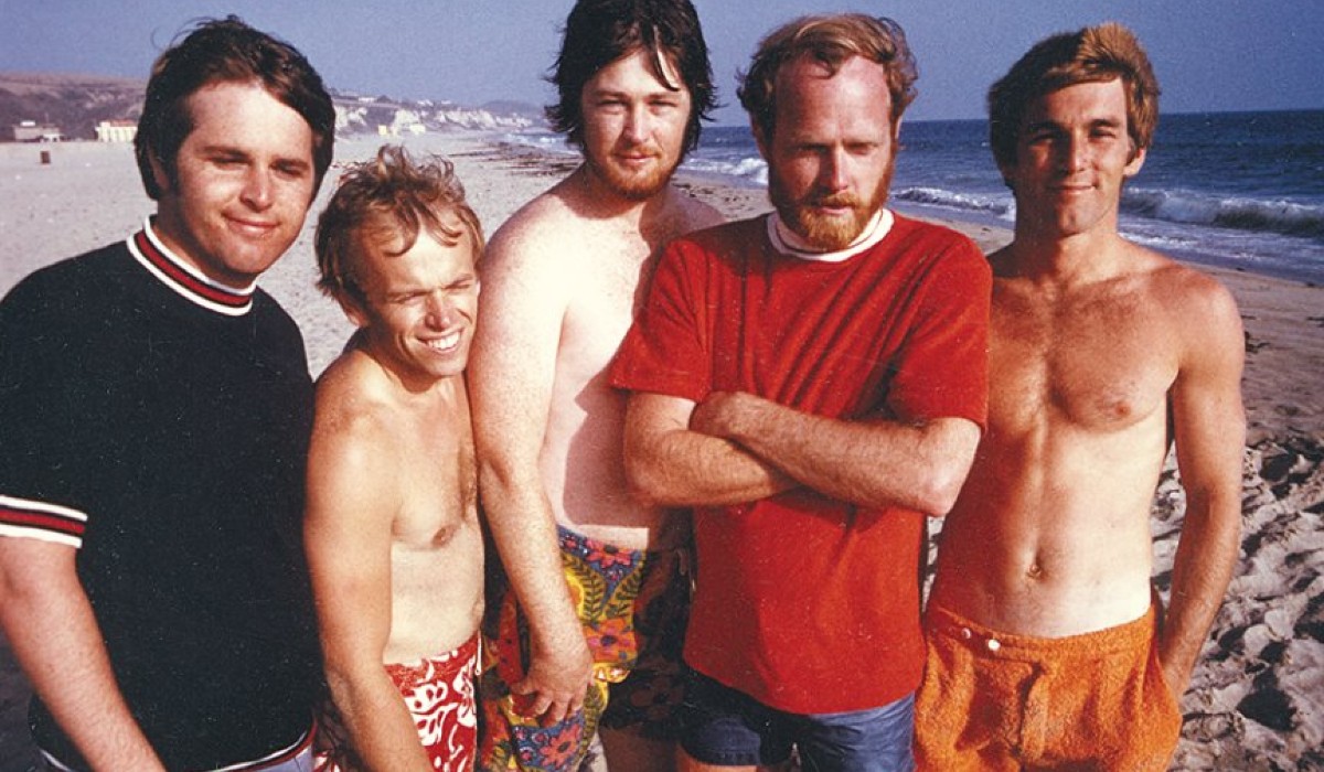 The Beach Boys: Νέο ντοκιμαντέρ για το θρυλικό συγκρότημα κάνει πρεμιέρα στo Disney+ τον Μάιο